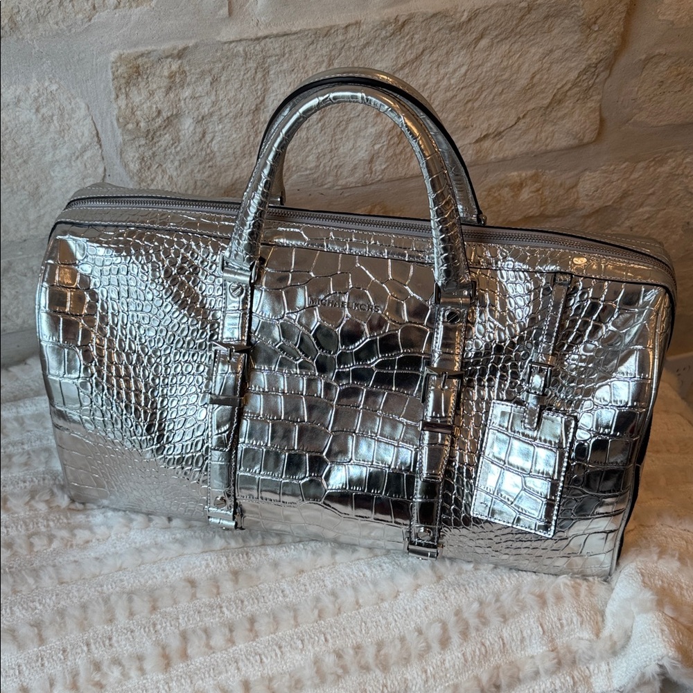 Micheal Kors- Bedford Travel Weekender Bag/ Silver Crocodile Embossed Handbag - Picture 4 of 13